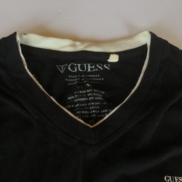 Guess men T-shirt black & white V neck, size M, short sleeve - Picture 1 of 4
